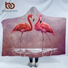 BeddingOutlet Флисовое одеяло с капюшоном в виде фламинго
