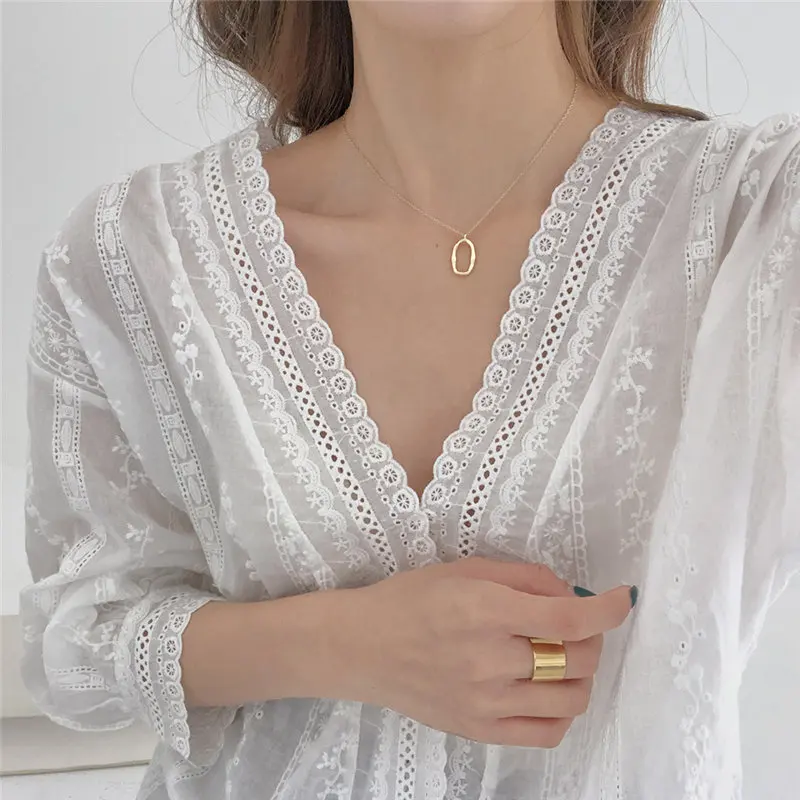 Блузка женская кружевная с вырезами V-образным вырезом | Женская одежда