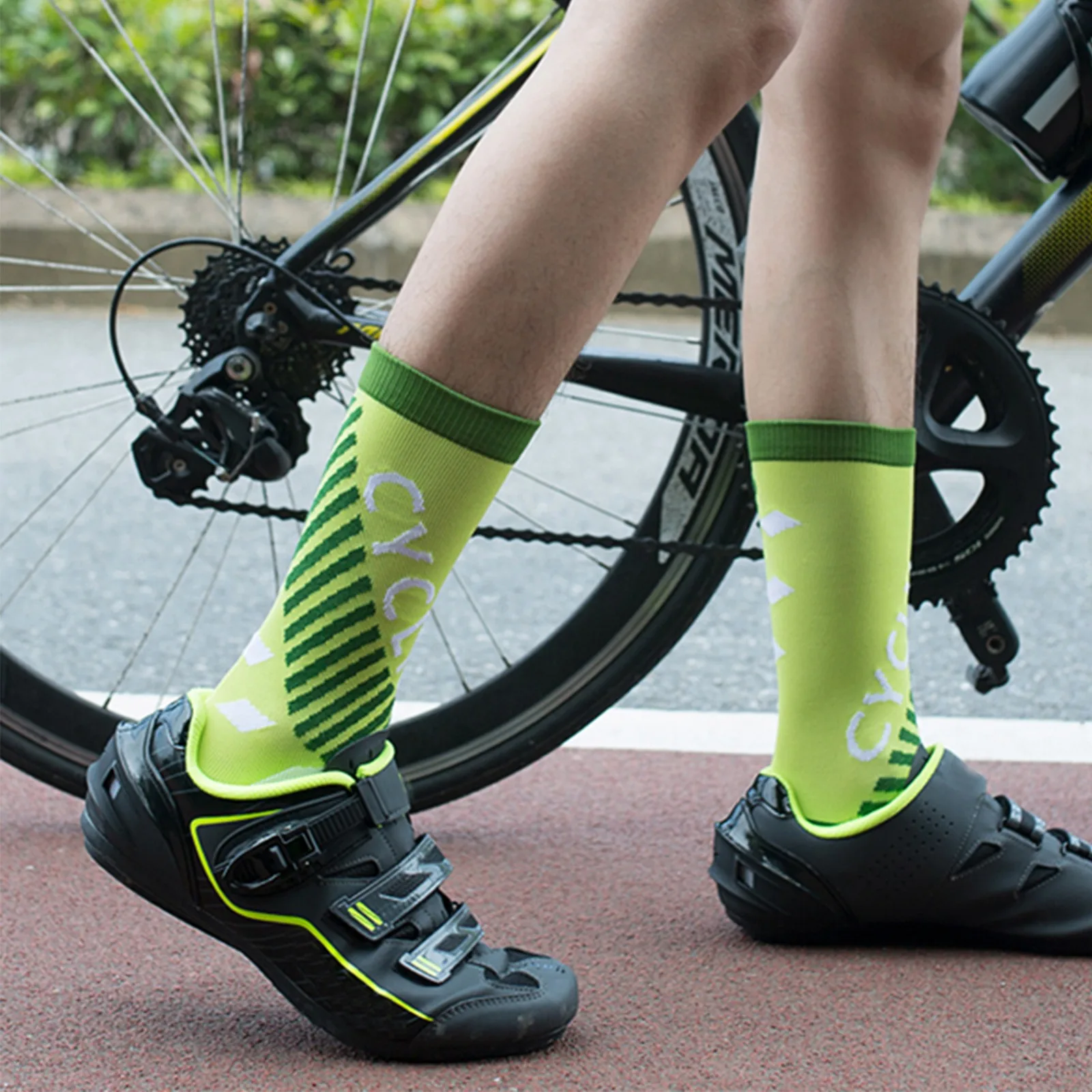 

New Sports Compression Bike Socks Men Mountain Cycling Socks Professional Competition Racing Basketball Running Outdoor Socks