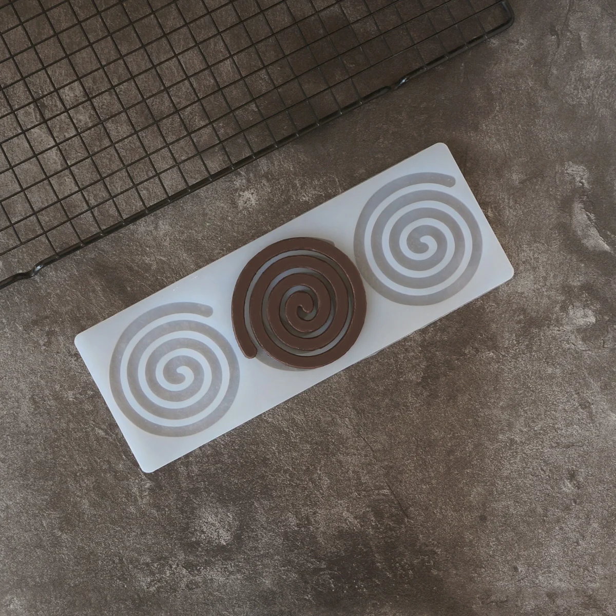 

Whirlpool Shape Silicone Chocolate Mold Swirls Circle Shape Decorating Transfer Sheet Mould Cake Top Decotation