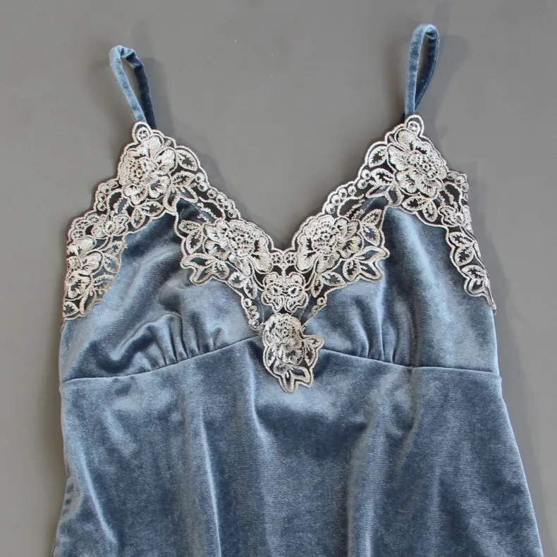 Женская Осенняя велюровая ночная рубашка костюм из 4 предметов серый пижамный