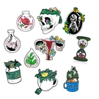 Эмалированная брошь в виде цветов, скелета, костей, черепа, песочных чашек