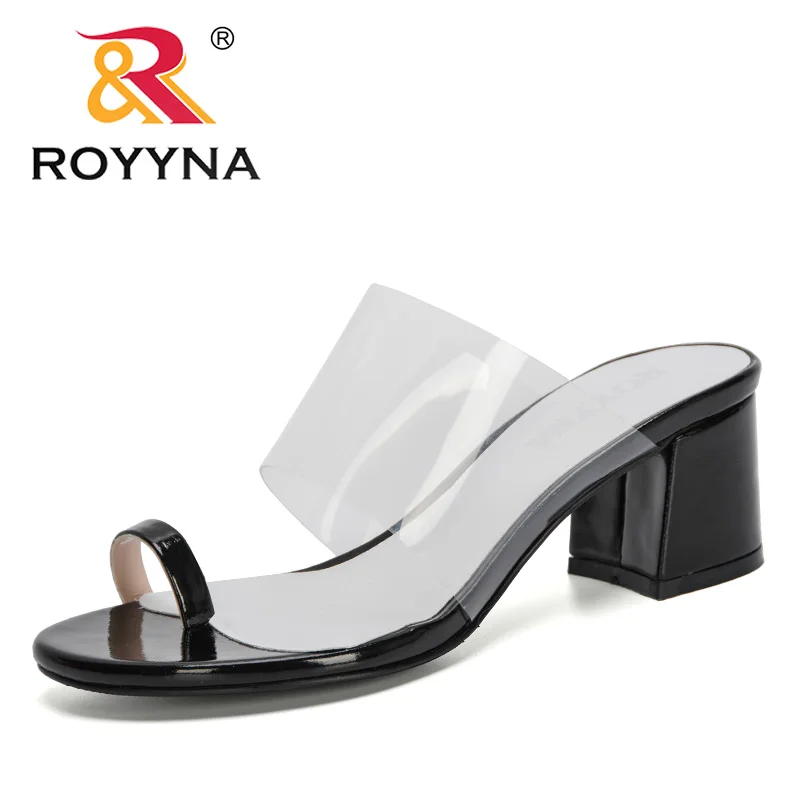 

Женские дизайнерские шлепанцы ROYYNA, повседневные мюли без застежки на высоком каблуке, модные удобные летние шлепанцы в британском стиле, 2020