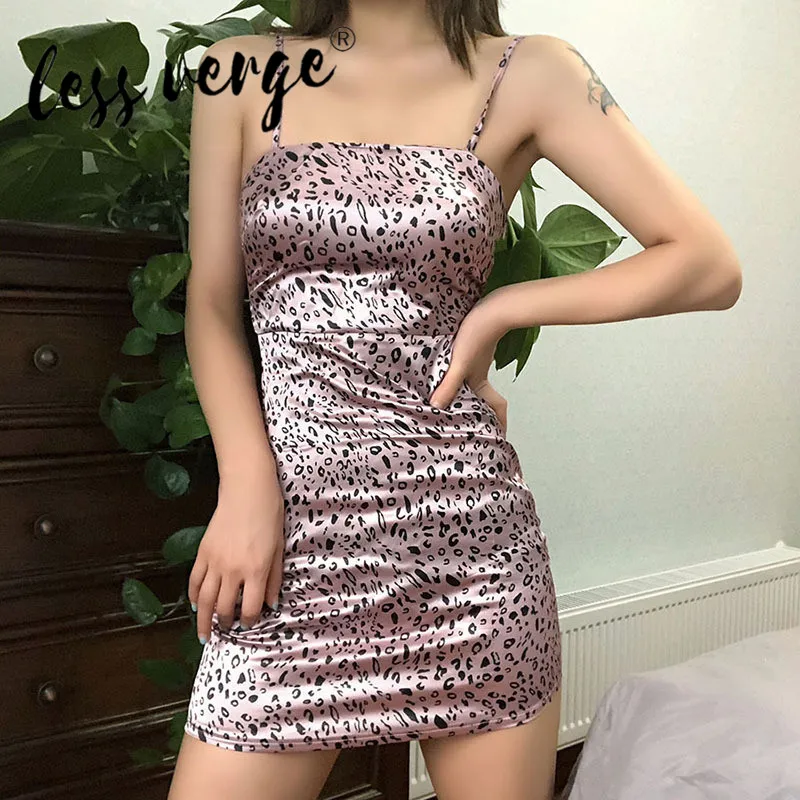 Женское платье на бретельках Lessverge шифоновое шелковое летнее с леопардовым