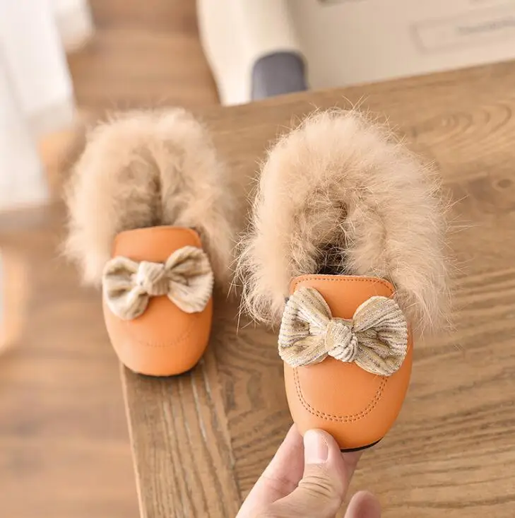 Детские кожаные туфли с бантом и теплым хлопком лоферы на толстой мягкой меховой