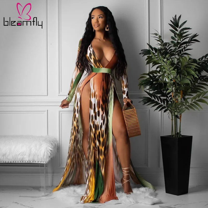 Осеннее женское платье с глубоким v-образным вырезом высоким разрезом