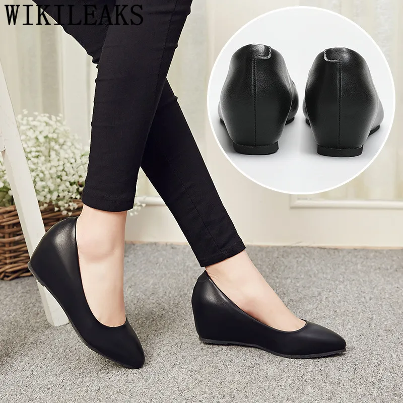 Женские кожаные кроссовки на танкетке черные повседневная обувь роскошный бренд