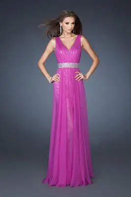 Расшитое блестками длинное вечернее платье без рукавов с открытой спиной тонкое