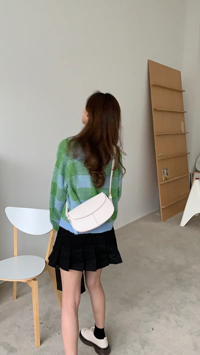 Черный темпераментный свитер кардиган сумка-седло через плечо Женская Корейская