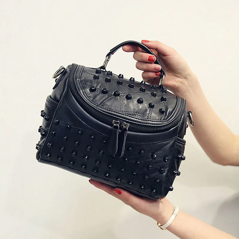 

2022 New Fashion Rhombus Chain Bag Lambskin Rivet Square Bag Handbag Shoulder Leather Women Small Bag