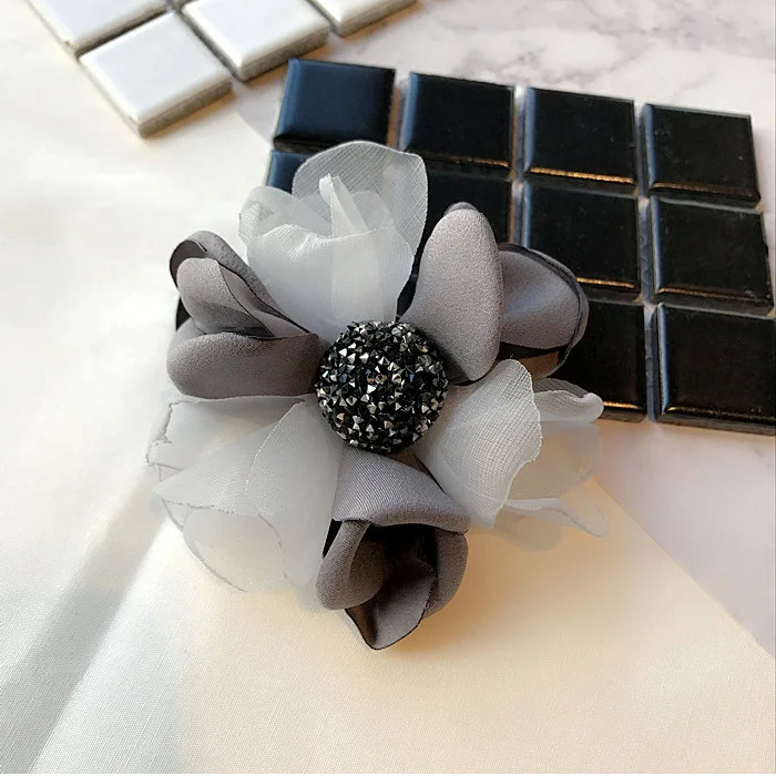 Grey Brooch I-Remiel ткань кристалл большая Цветочная Брошь булавка для женщин рубашка шаль кардиган костюм ювелирные изделия Ткань Искусство Camisas женские аксессуары - Окраска металла: Grey Brooch