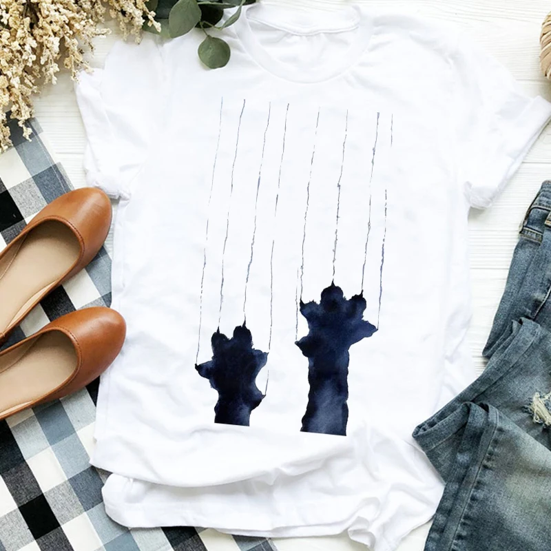 Женская футболка с принтом кошачья лапа | одежда