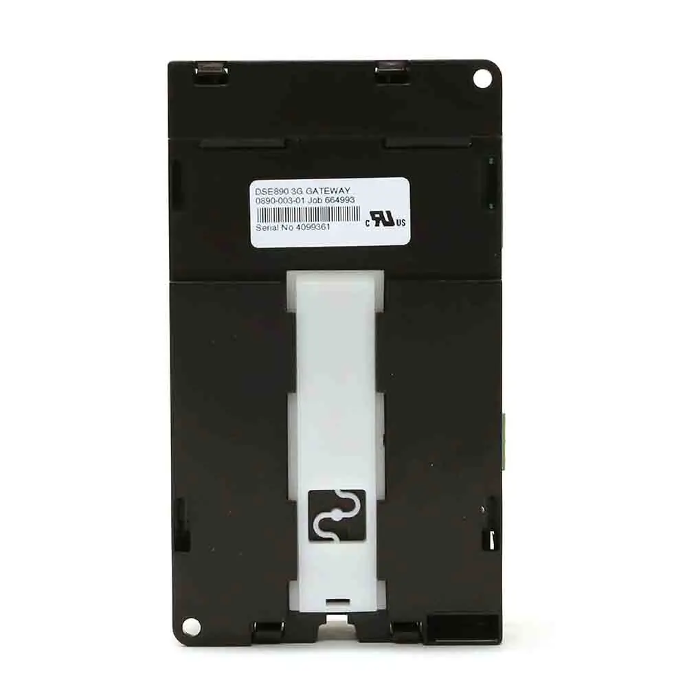 Контроллер DSE890 с gps и gsm-антеннами связывается с подключенными модулями управления DSE через USB, Ethernet, RS232 или RS485