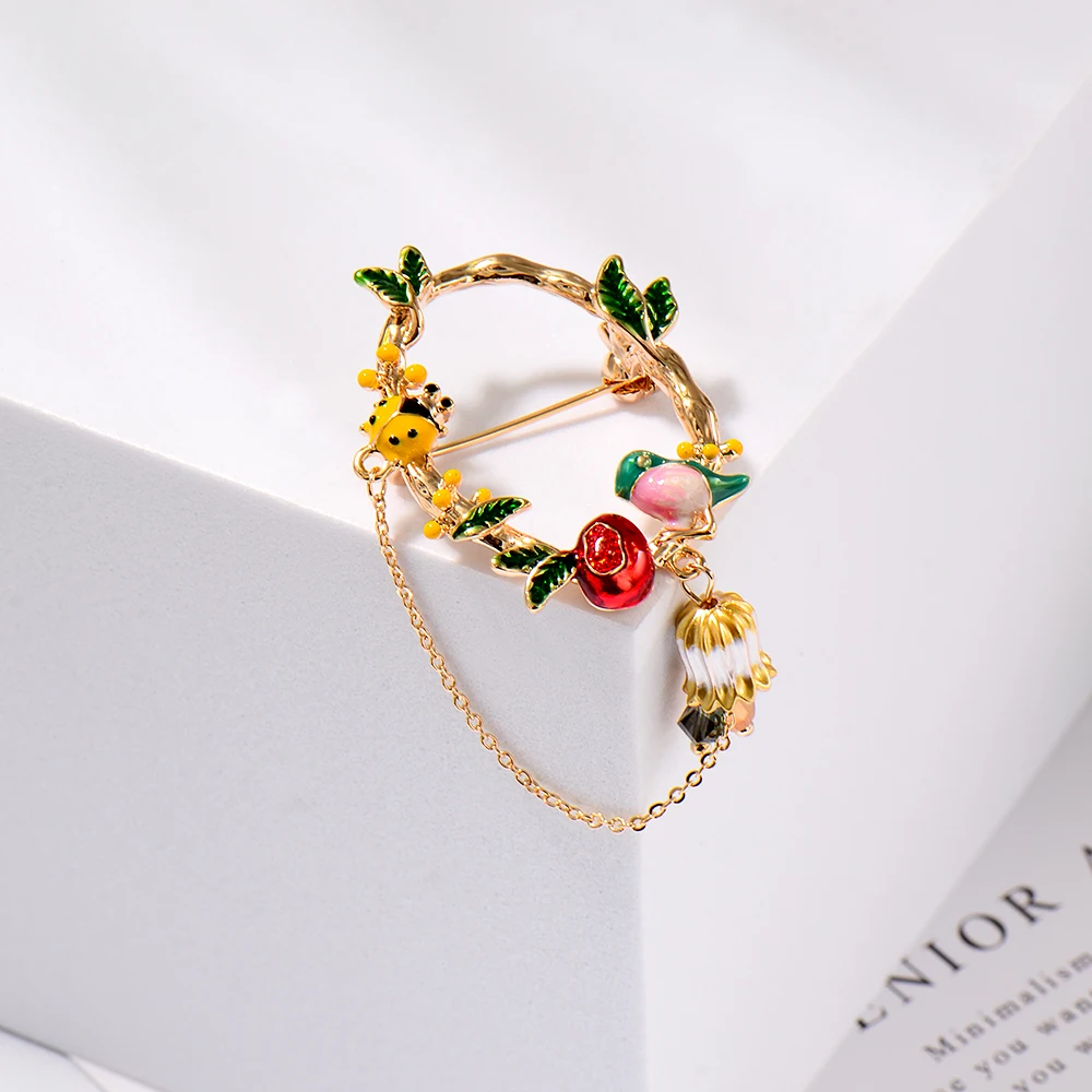 

Madrry Newest Gold Color Wreath Shape Brooches Enamel Copper Corsage for Women Suit Collar Clip Pins Wedding Party Jewelry Gifts