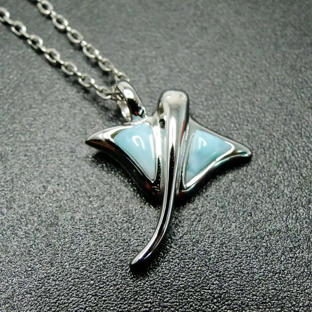 Женская подвеска из серебра 925 пробы с натуральной домикой