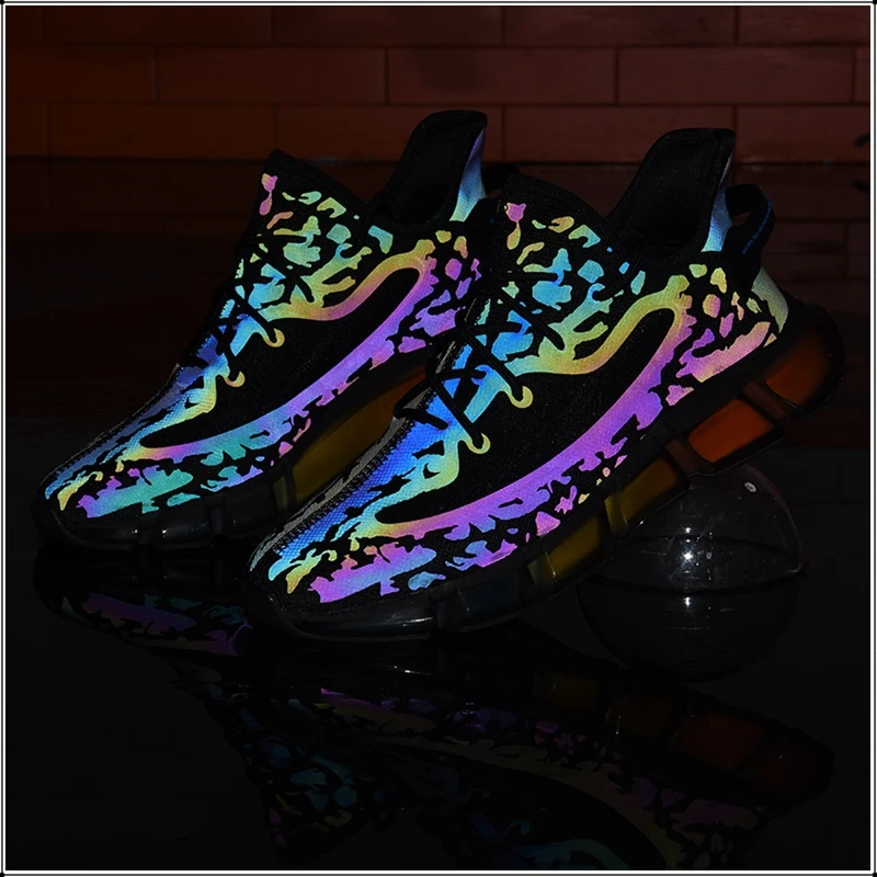 Мужские кроссовки с флуоресцентной вулканизированной подошвой повседневные