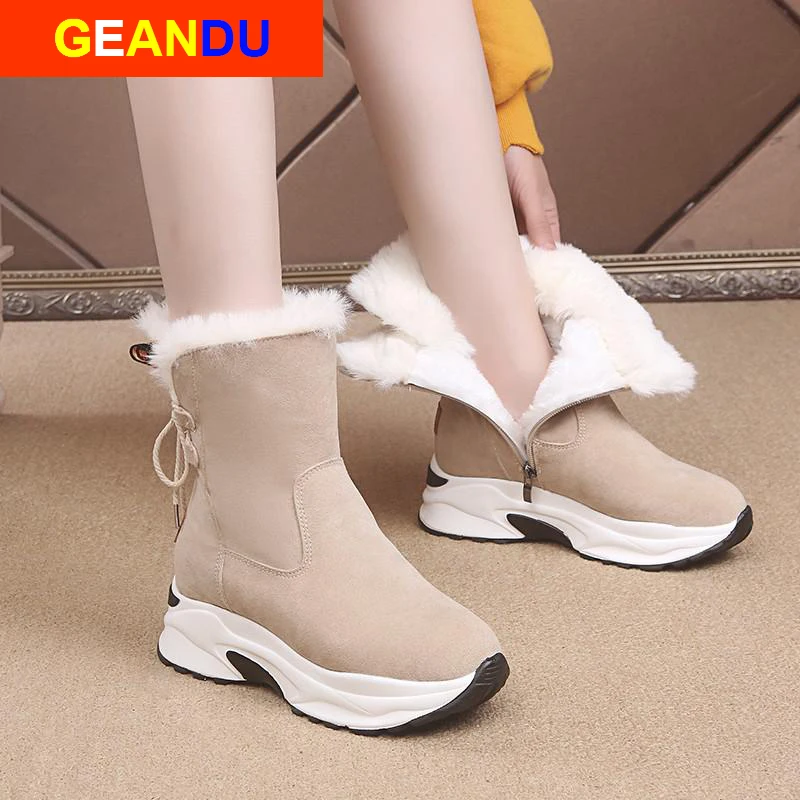 

Женские зимние ботинки, новые зимние матовые кожаные ботинки на танкетке с теплым круглым носком, обувь на платформе, женские ботильоны на п...