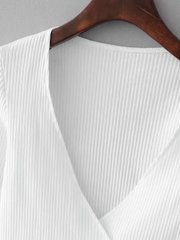 ZAFUL трикотажный ребристый топ с запахом женский v образным вырезом однотонный