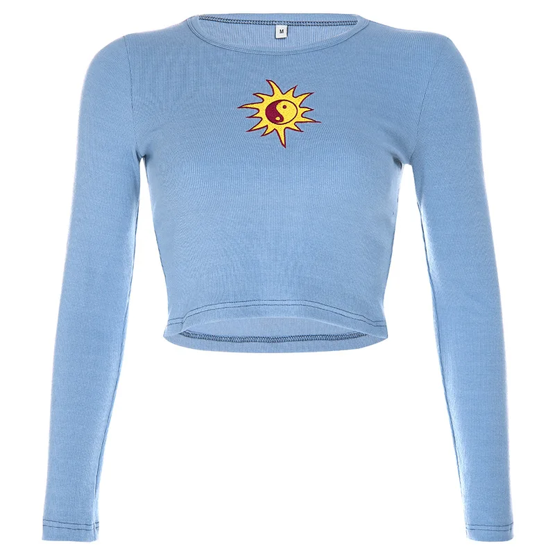 Женская укороченная футболка ArtSu синяя Базовая с длинными рукавами и вышивкой в