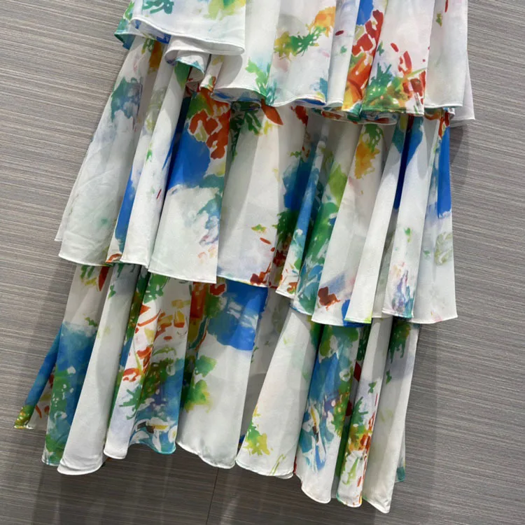 

2021 spring and summer women's new holiday wind blooming watercolor printing cake level long overskirt