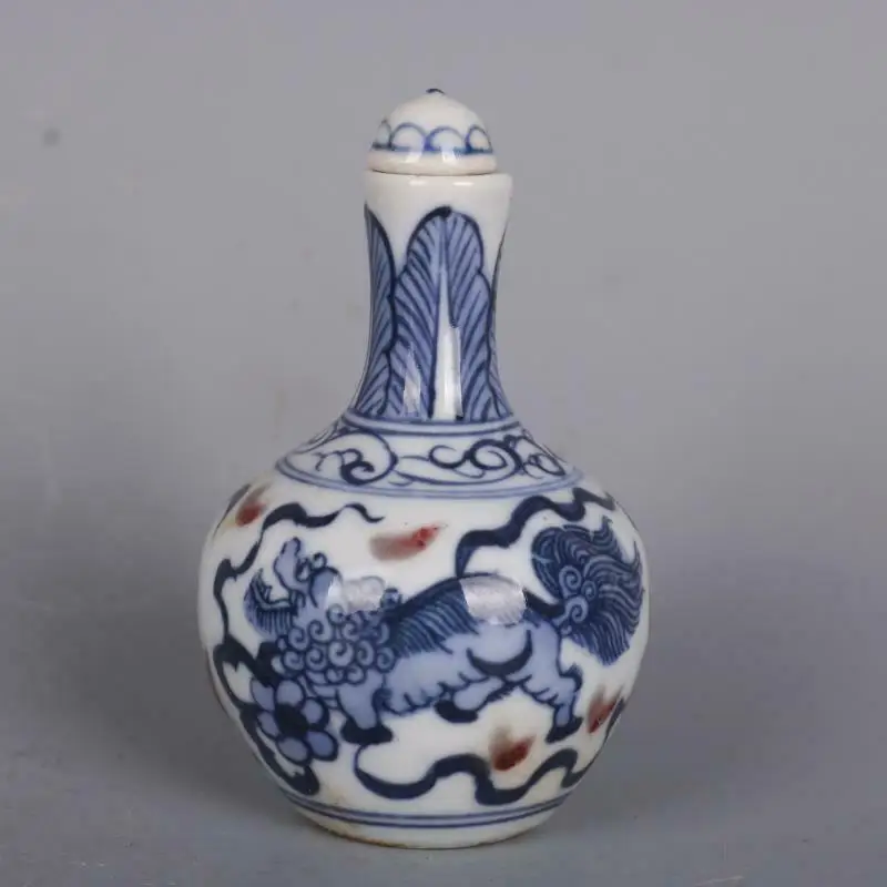 

Fashion Chinese Exquisite Antique Porcelain Blue and White Underglaze Red Lion Pattern Snuff Bottle Home Decoration Home Gift