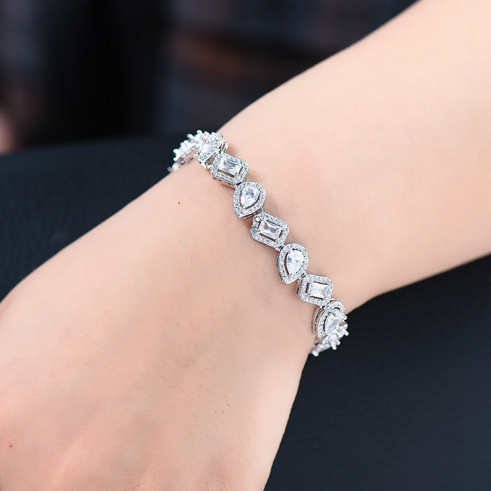 

New Trendy Luxury African Sweet Sparkling Bangle Bracelet Women Wedding Full Cubic Zirconia Crystal Dubai Party Jewelry