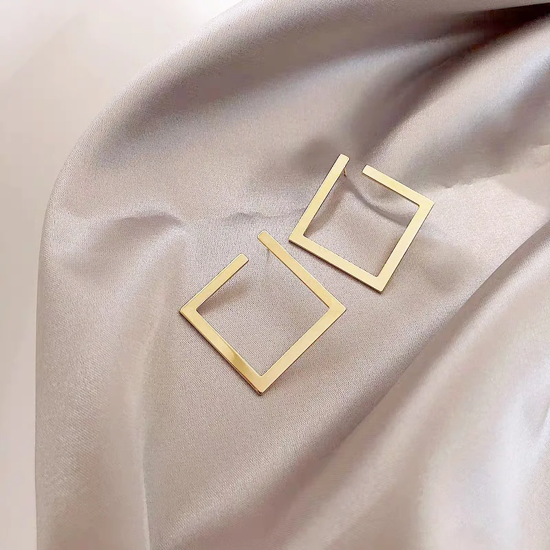 

Minimalist Square Metal Stud Earrings Personality Hollow Opening Geometric Earrings for Women Clothing Jewelry Accessories