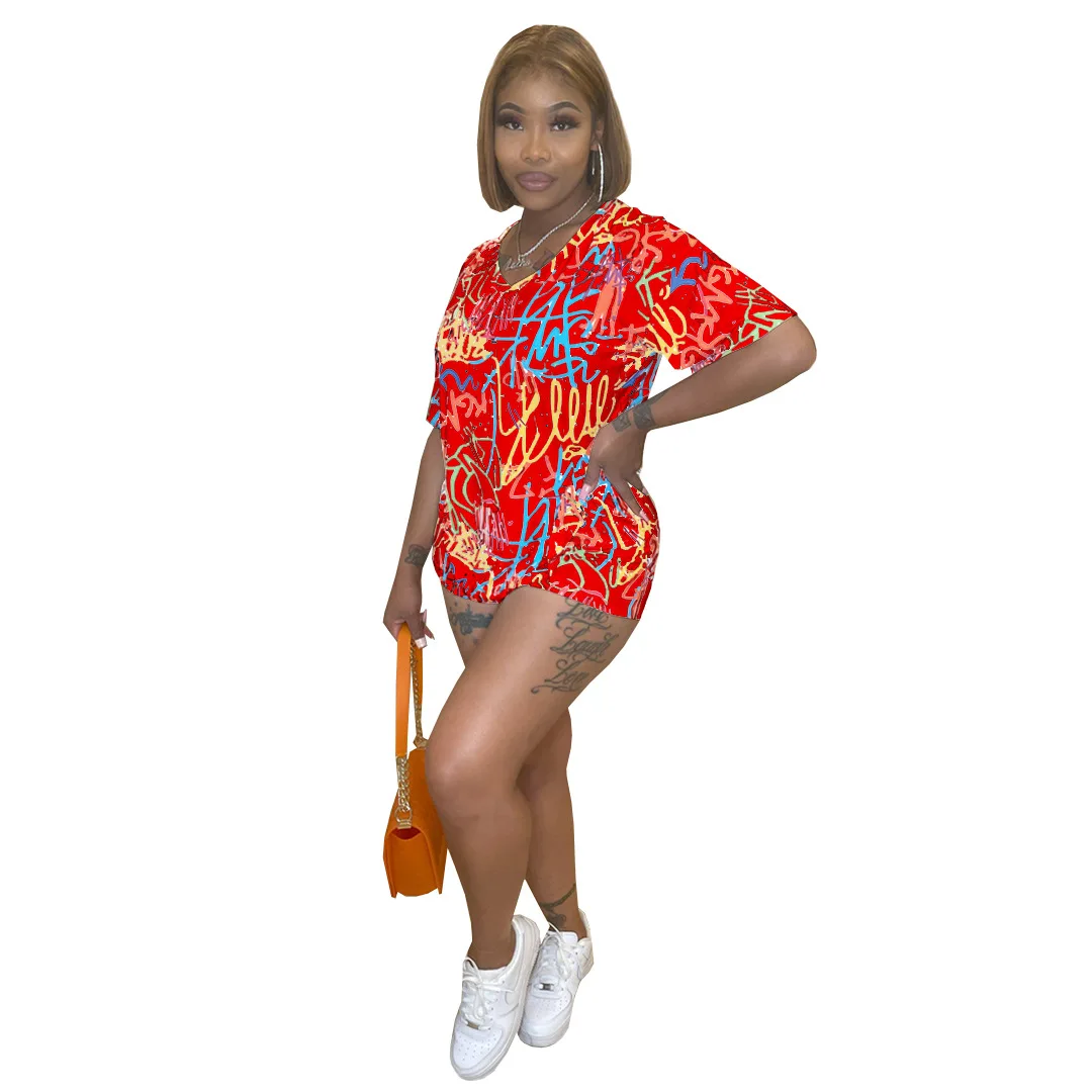 

2021 New Loose Casual Graffiti Print V-Neck Shorts T-Shirt Sets Street Style Women Casual Two Piece Sets