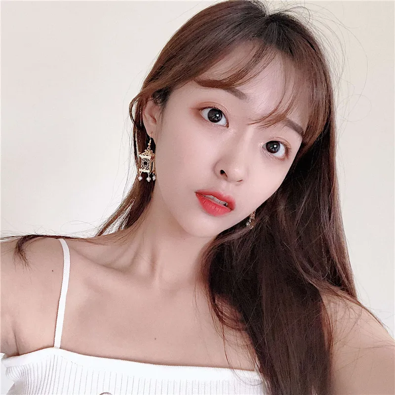 

Ink Pavilions, Palace Restoring Ancient Ways The Niche Earrings Earrings Personality Woman Push-back Zinc Alloy Metal Round