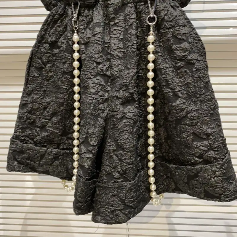 

2021 Summer New Fashion Solid Color Removable Pearl Chain Shorts Women's Versatile Folds Loose Pants for Ladies