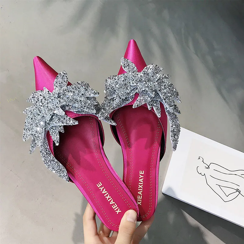 2020 шикарные шлепанцы с задником летние туфли острым носком женские модные без