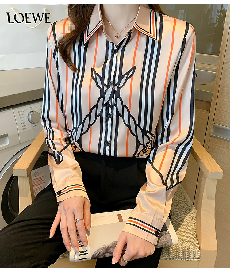 

Silk shirt women's autumn 2021 new commuter simple satin printed long-sleeved lapel top