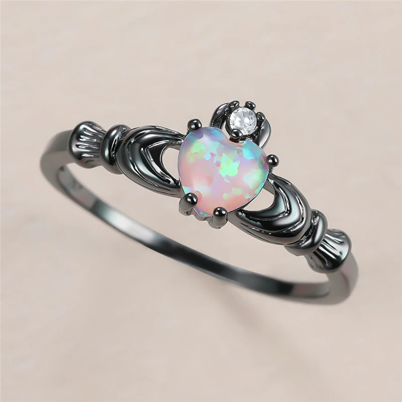 Фиолетовый кольцо с камнем &quotогненный опал&quot изображением милых сердечек