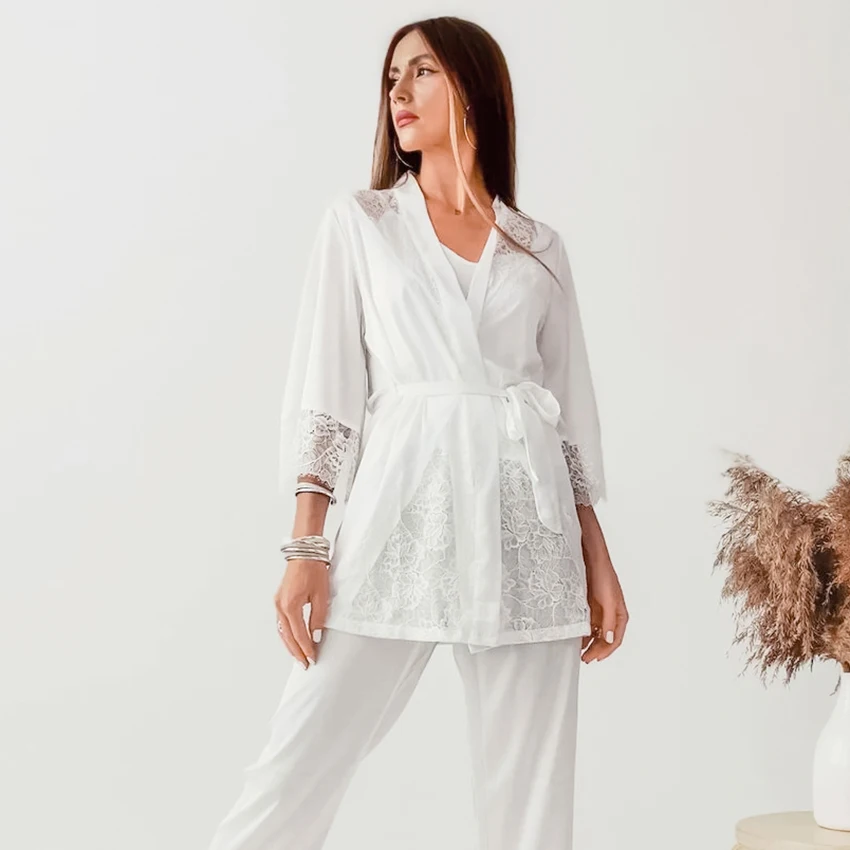 

Женский кружевной халат Restve в стиле пэчворк с поясом, комплект из 2 предметов, белый халат с рукавом три четверти, женские повседневные брюки...