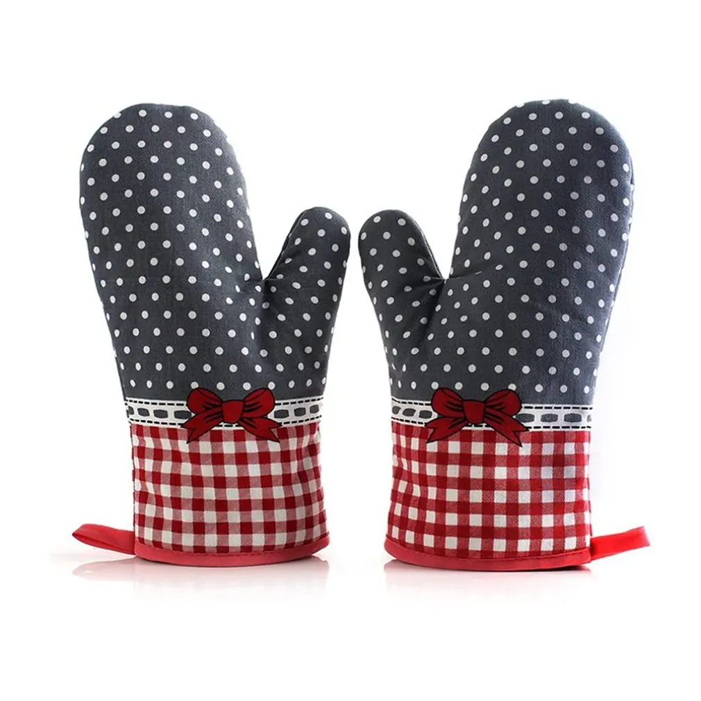 

A Pair Heat Resistant Gloves Red Bow Heat Resistant Gloves Printing Thickening Microwave Oven Kitchen Barbecue Gloves