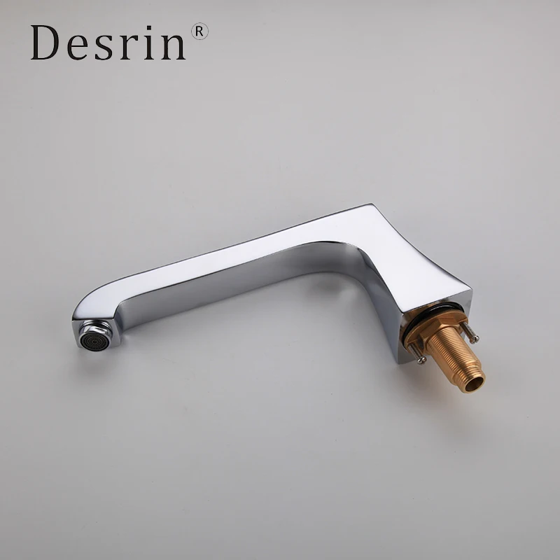 Завод прямой латунный раздельный смеситель для ванной комнаты кран со