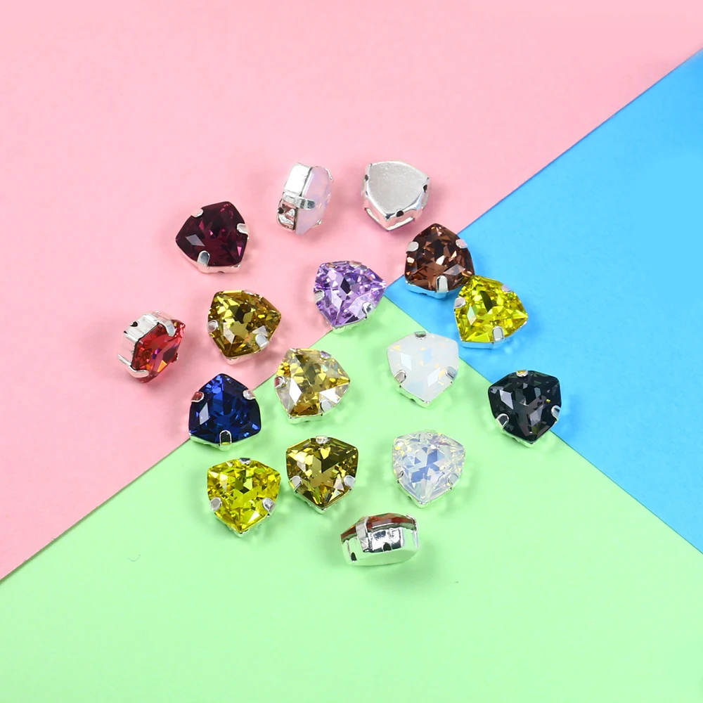 Треугольной формы Смешанные цвета стеклянные стразы s с когтями пришивания