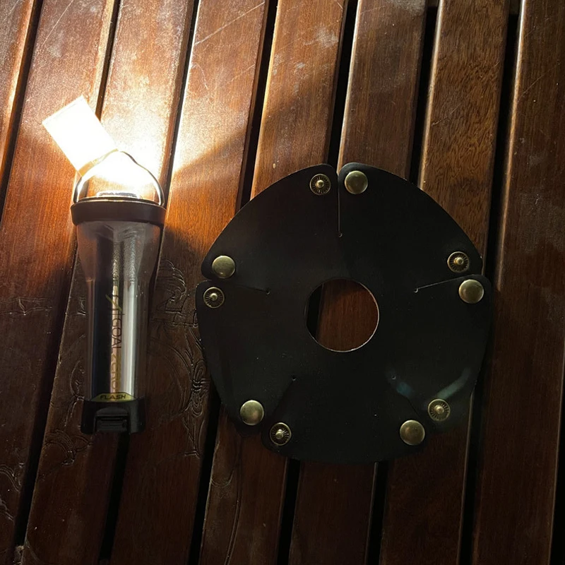 Простая классическая декоративная лампа для теплой атмосферы уличный кожаный