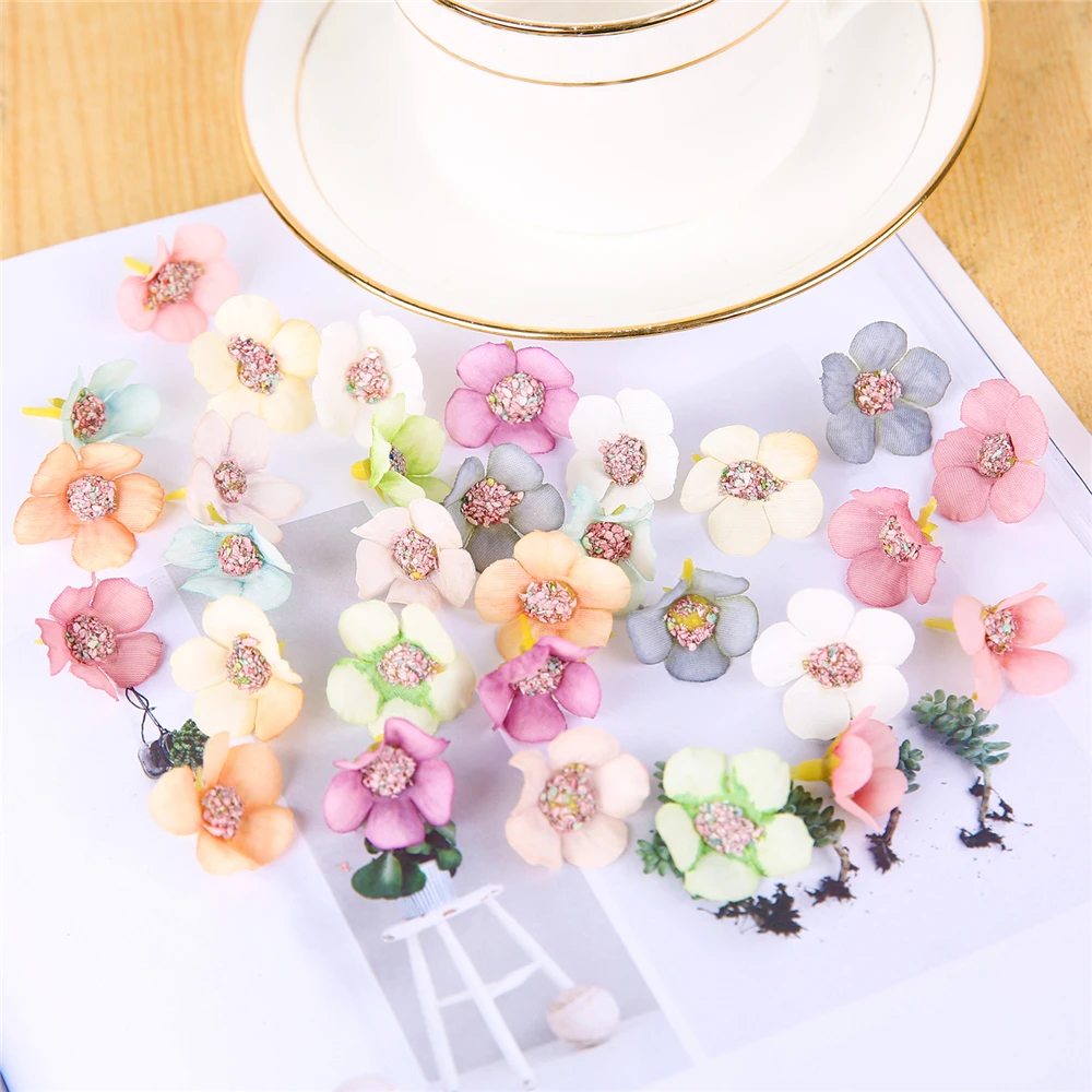 100 Stücke 2 cm Gefälschte Gänseblümchen Blumenköpfe Mini Seide Künstliche Blumen Für Kranz Scrapbooking Hause Hochzeit Valentinstag Dekorationen – Detail 1