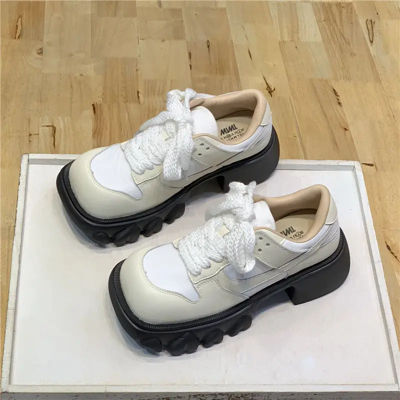 

Fall 2021 Retro Minority Design Women's Fashionable Square Toe Bread Shoes Lace-up Platform Casual Dad Shoes chunky Rubber
