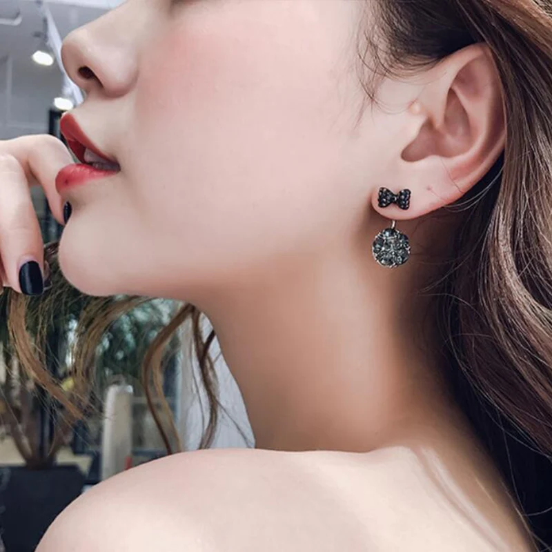 Новые трендовые серьги-пушки с черным кристаллом циркония серебристого цвета