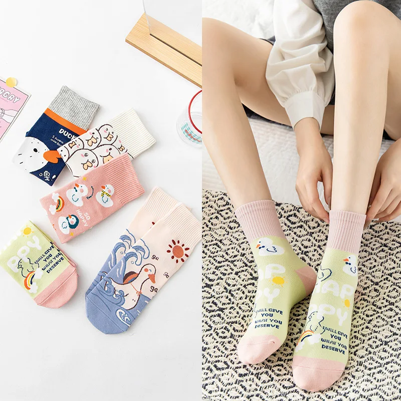 Cartoon middle tube female socks autumn and winter new women's pastoral wind cotton socks rubber tendon anti-stripping cotton so