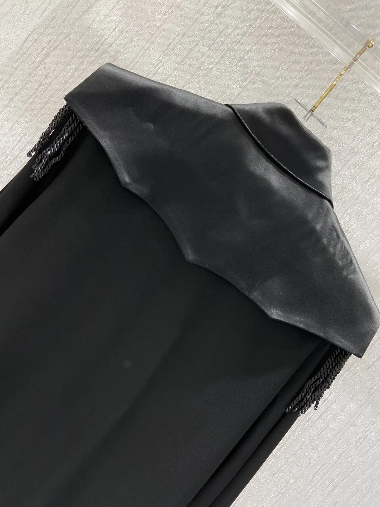 

2021 new ladies fashion long-sleeved sexy casual solid color double shoulder fringed shirt 0308