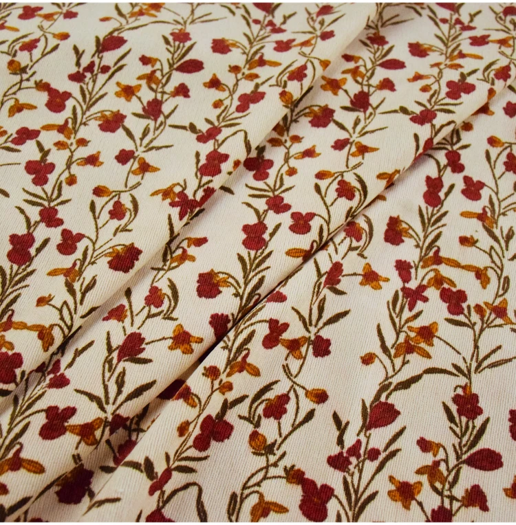 50*145 см литературный ретро бежевого цвета с красной подошвой в цветочек