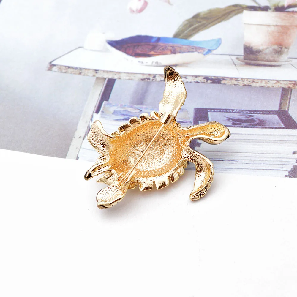 

Cute Turtle shape Brooches Crystal Pins Creative coat and suit Broches Unisex