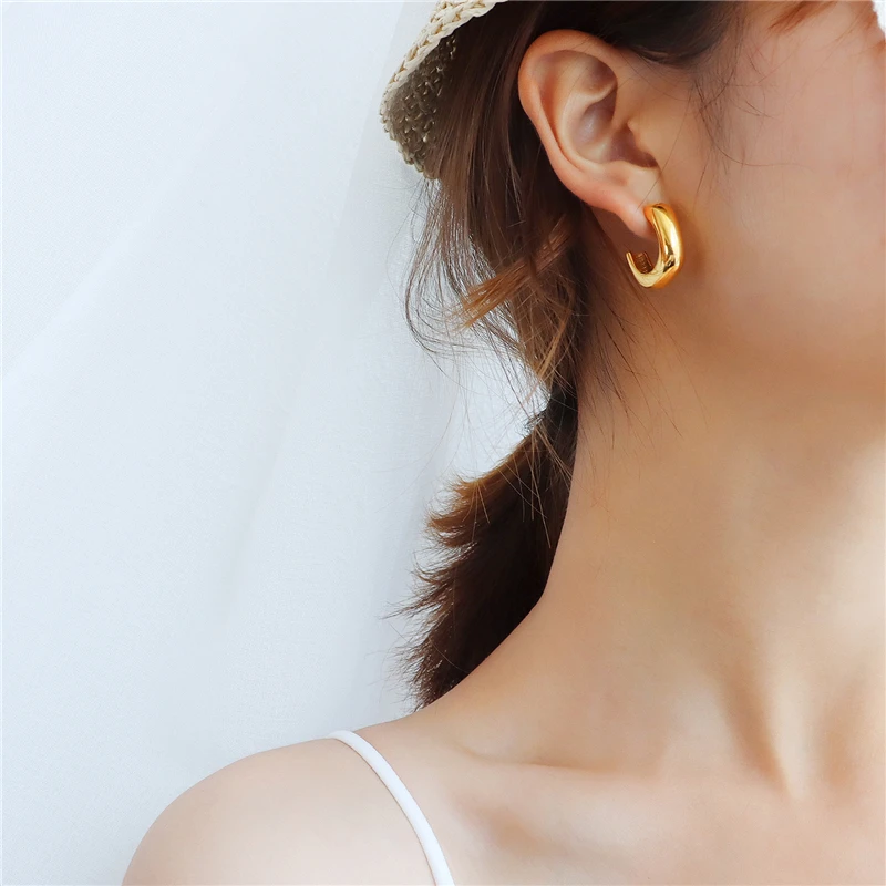 

Korean Style Small C Shape Stud Earrings for Women Fashion Jewelry Boucle D’oreille Romantic Gold Color Stainless Steel Ear Cuff