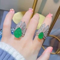 new silver color angel wings ring imitated high carbon diamond emerald green stone ring temperament color treasure women jewelry