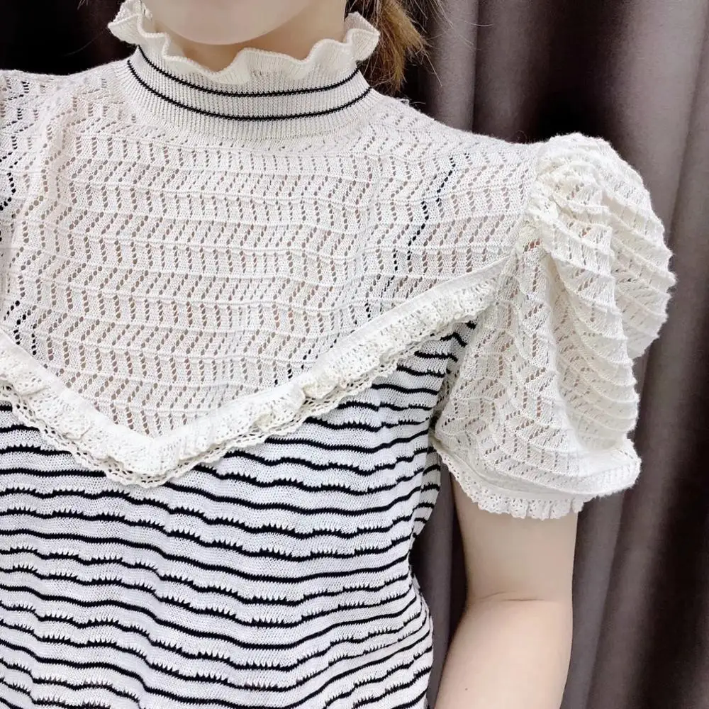 Женский полосатый свитер с коротким рукавом комбинированный высоким воротником