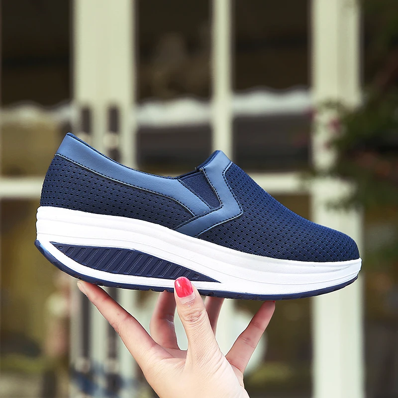 

Woman Casual Shoes Spring Genuine Leather Mother Sneakers Woman Swing Platform Nurse Shoes Slip-resistant Plus Size