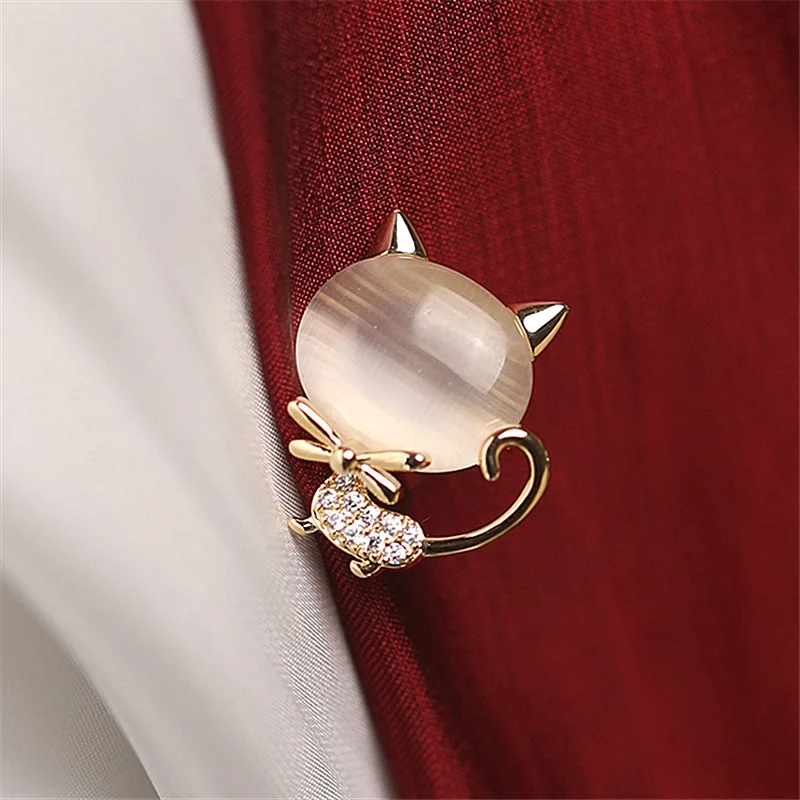 

Opal Kitten Brooch Female Small Fresh Pin Fixed Clothes Cute Cat Badge Fashion Simple Versatile Jewelrye Accessories Gifts
